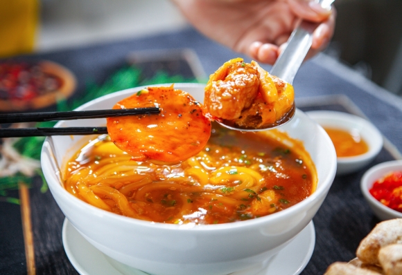 banh-canh-cua-day-du